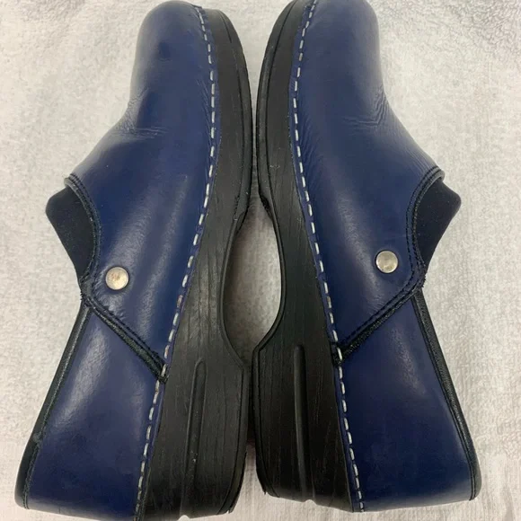 Sanita Black Clogs - Picture 3 of 6